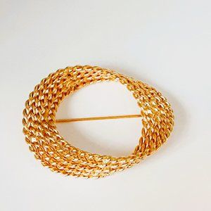 Monet Gold Twisted Rope Brooch Vintage Infinity Circle Pin